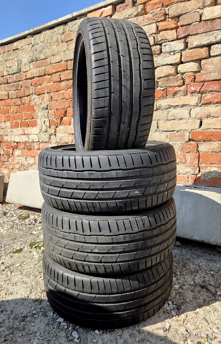 225/40 r18 Hankook