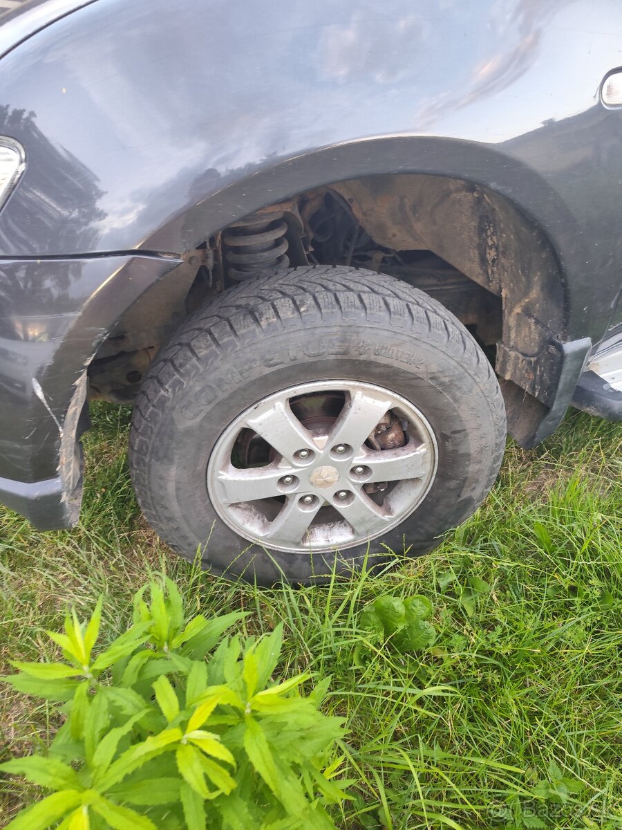 Mitsubishi L200