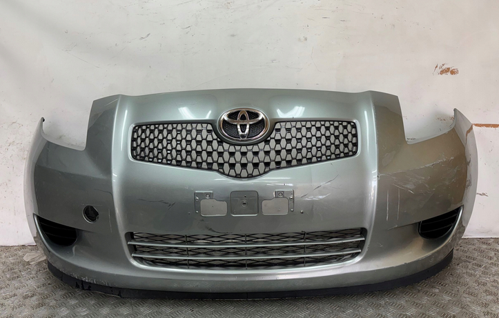 Toyota Yaris II 2 2006-2009 predný nárazník