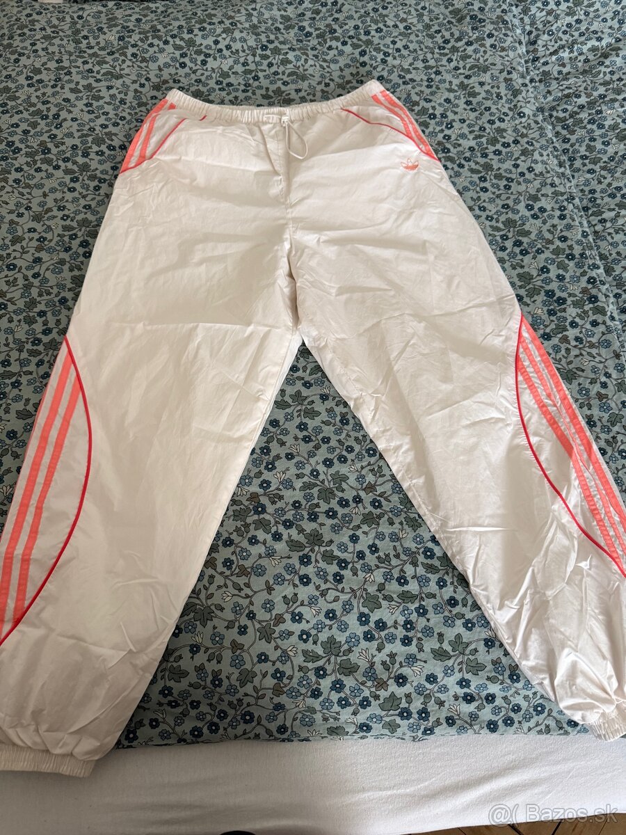 Sustakove teplaky Adidas