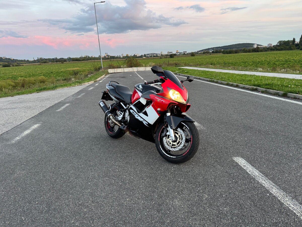 Predam Honda CBR 600 F4i