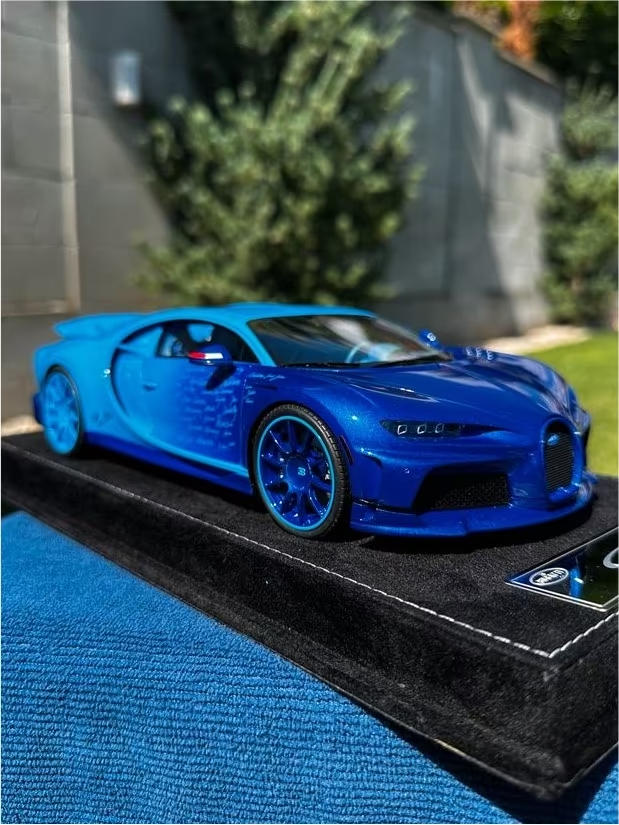 Henson Heaven / Bugatti Chiron ĹUltime 1/18 HH