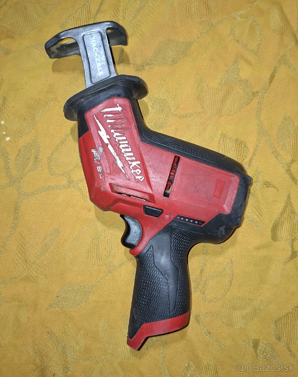 Milwaukee m12