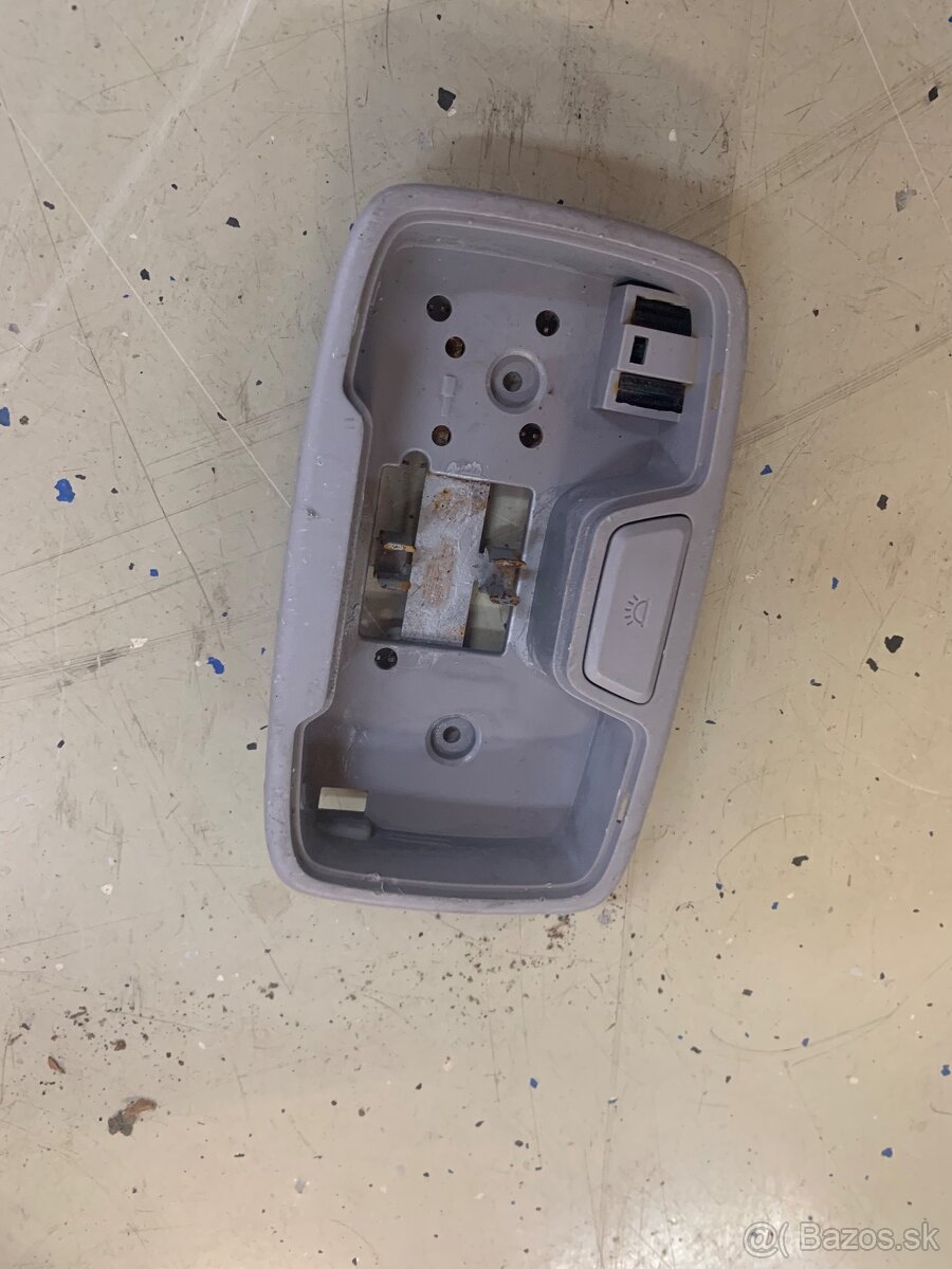 Hyundai I40 stropné svetlo