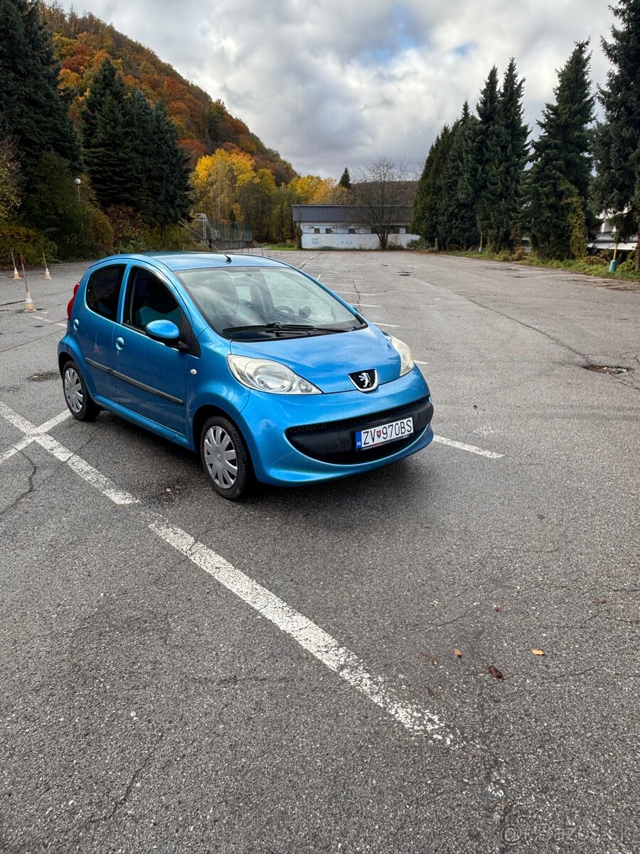 Peugeot 107  1.0. benzín 50kw