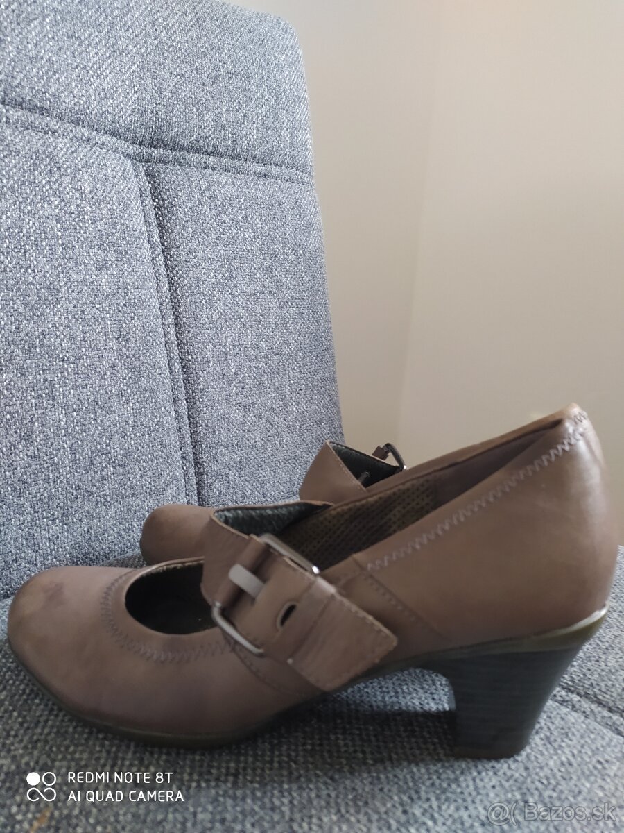 Nosené kožené topanky, lodičky 40 až 41