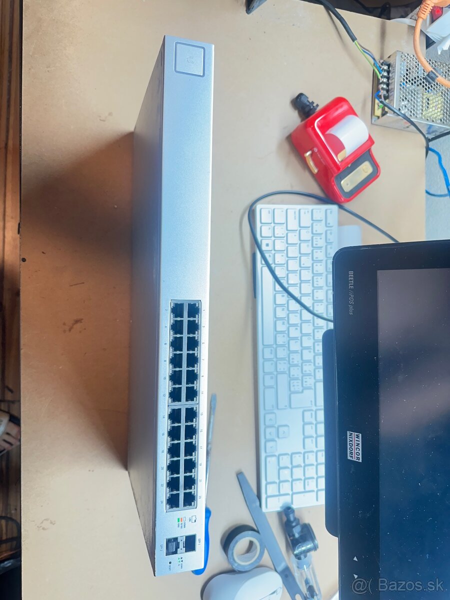 Ubiquiti UniFi Switch 24 (US-24) – 24-portový gigabitový swi