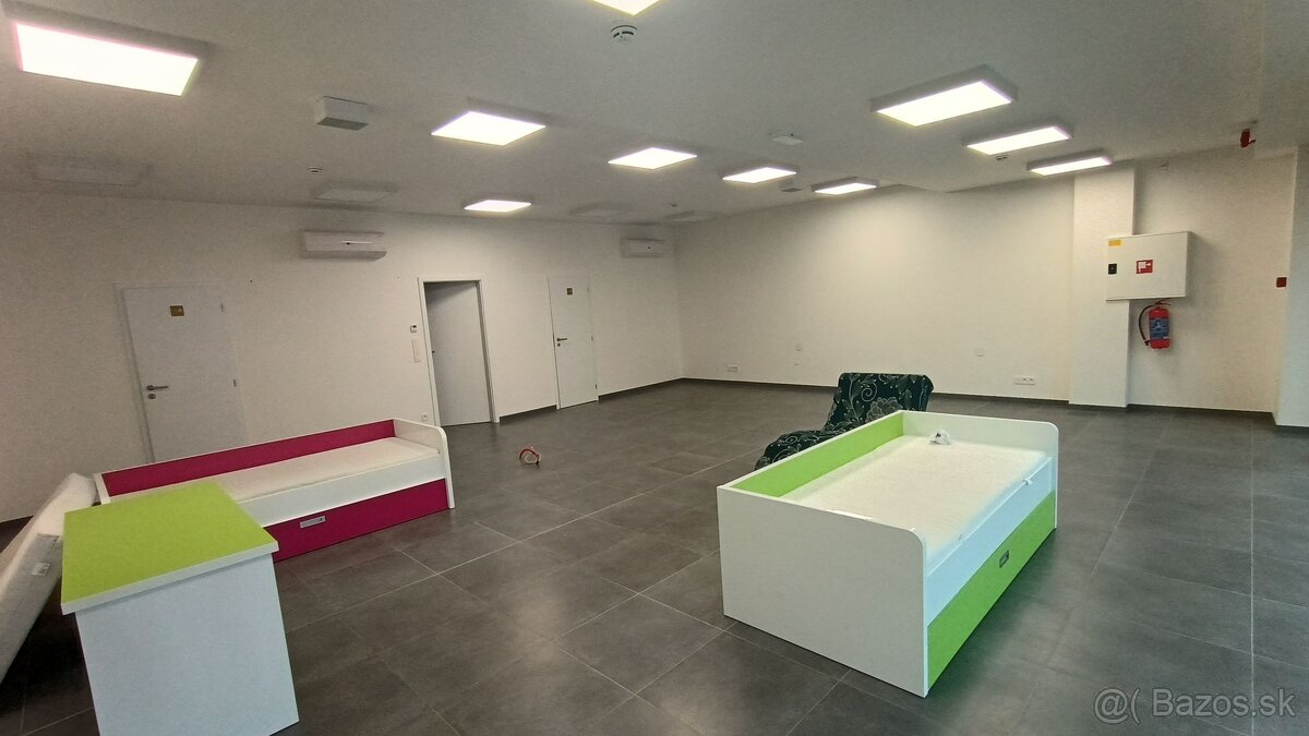 Na prenájom obchodné priestory v budove Orbis Nitra