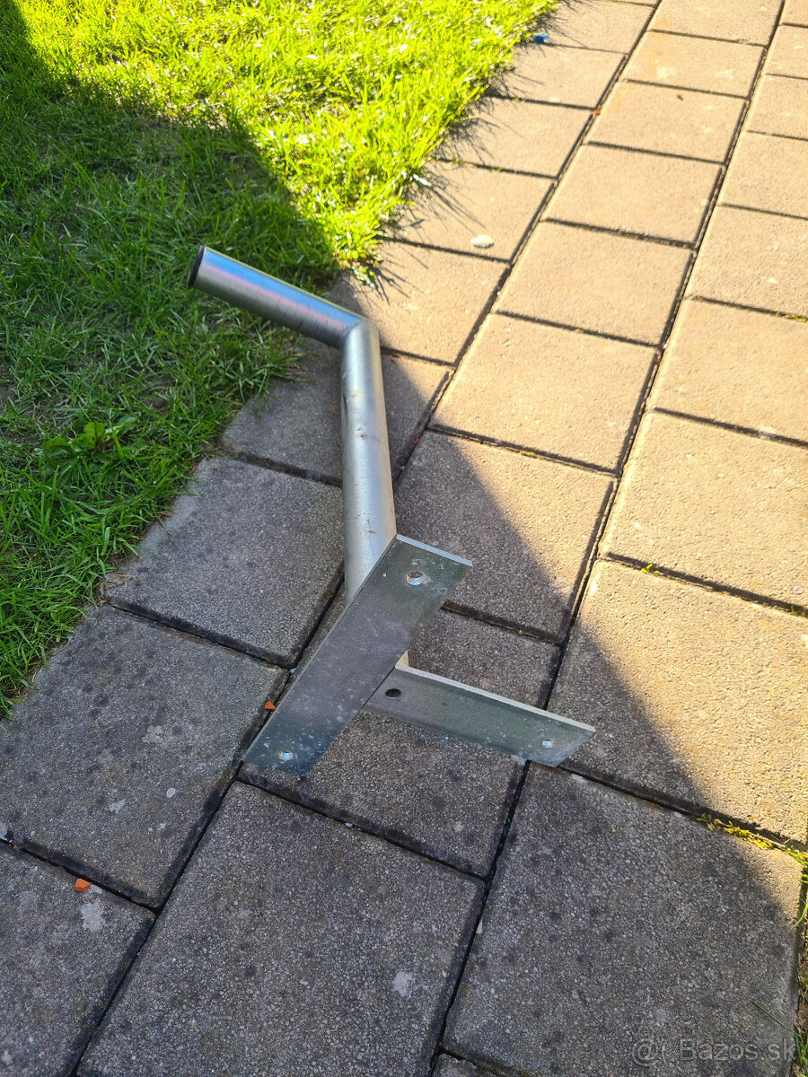 Držiaky na satelit / anténu – oceľové, pozinkované