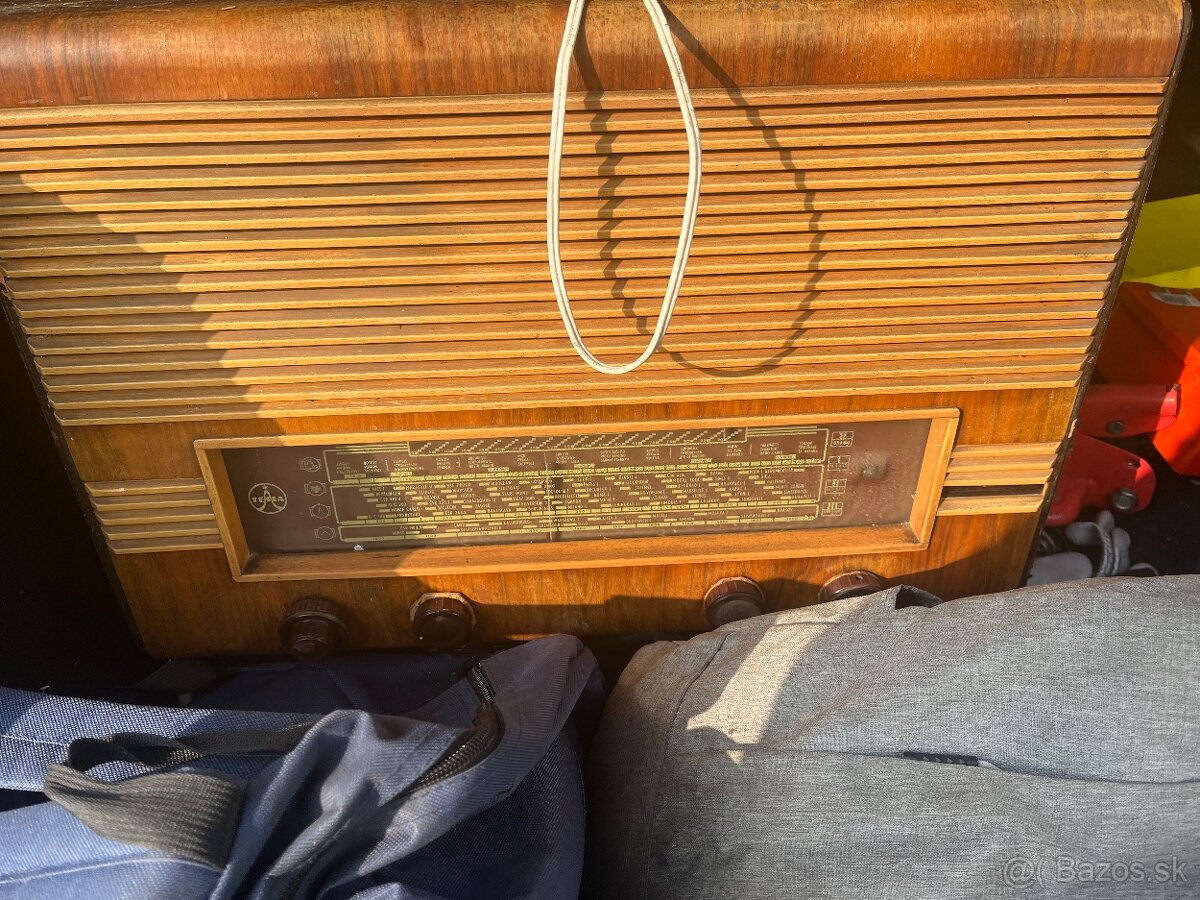 Predam starožitne rádio