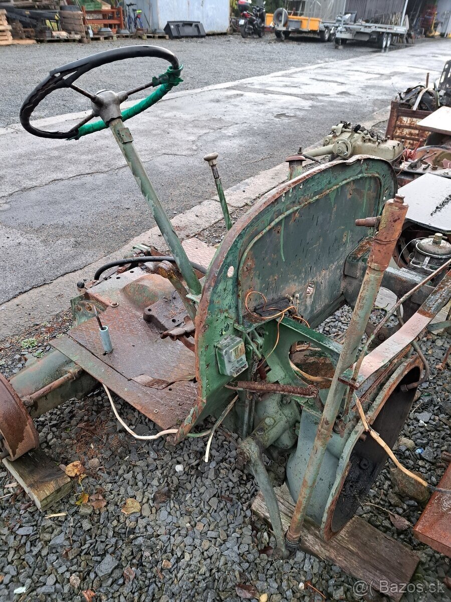 Škoda 30 traktor kolový po dílech