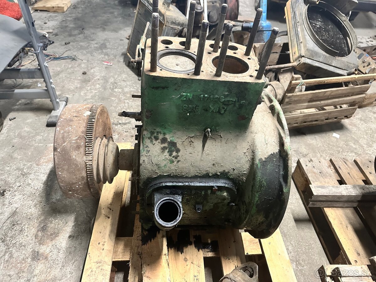 Motor Zetor 25
