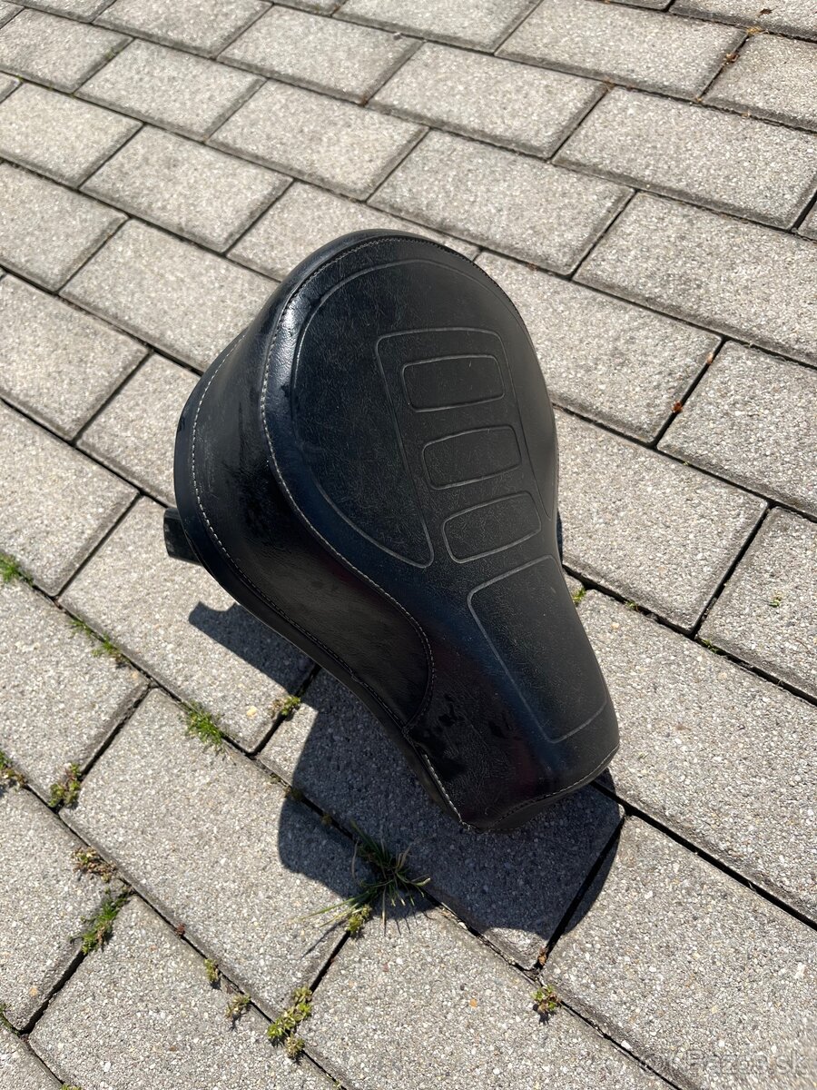 Sedadlo babeta 210