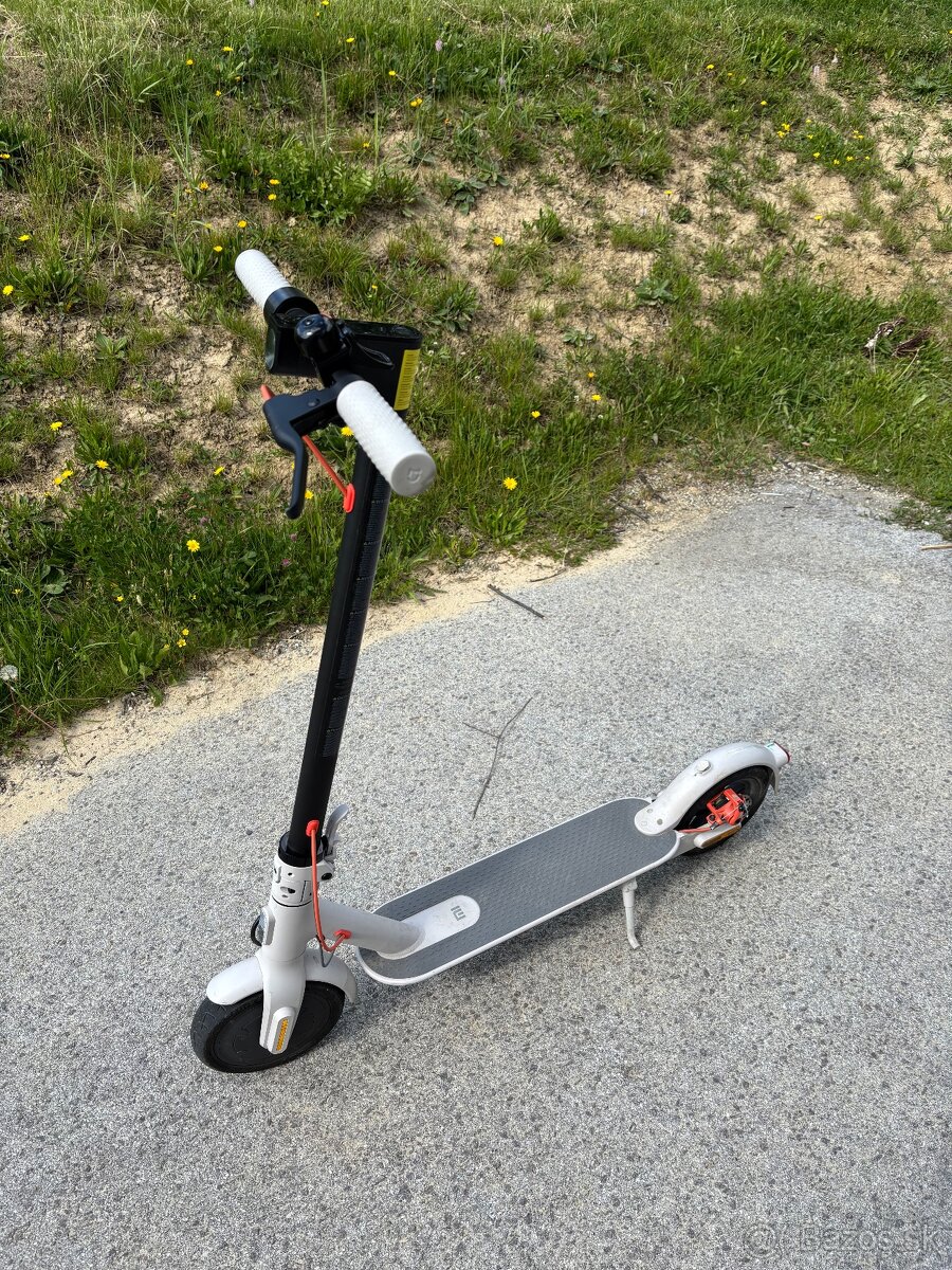 Elektrická kolobežka Xiaomi Electric Scooter 3 Grey EU