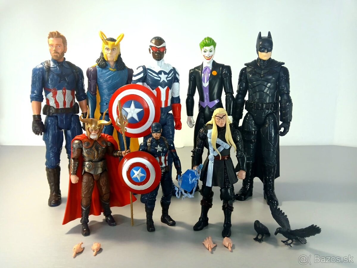 Veľké a malé figúrky Marvel a DC
