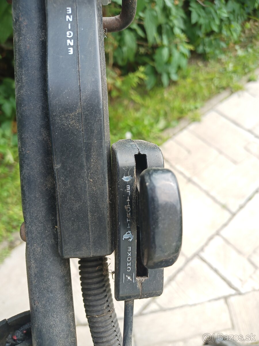 Benzínová kosačka s elektrickým štartom