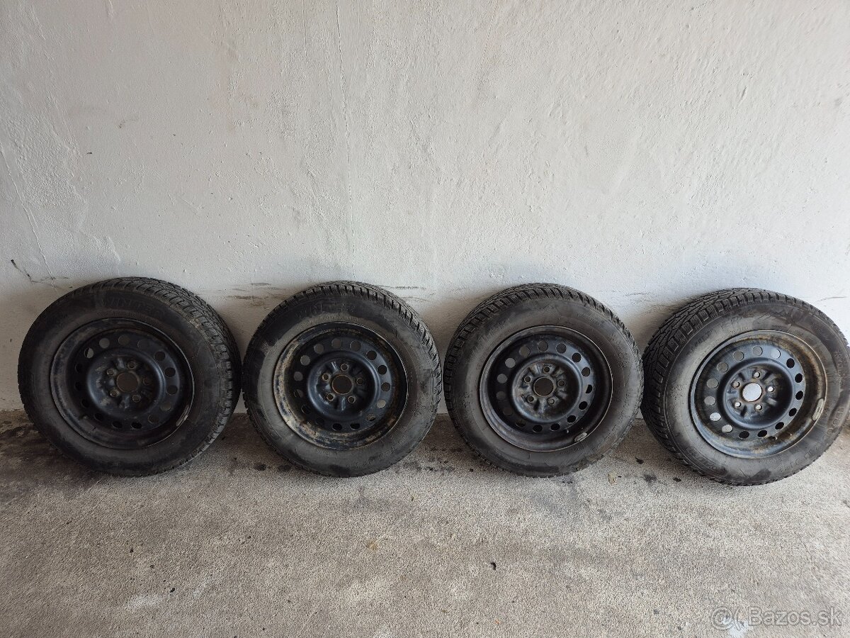 Predam pneu s diskami 195/65/r15 roztec 5x114,3