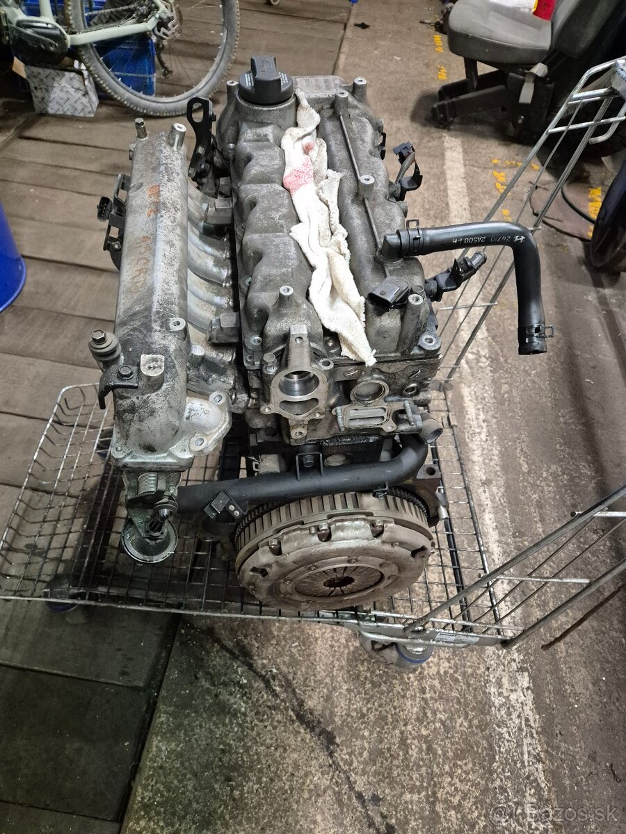 Rozpredam motor 1.5 crdi (81kw,65kw) hyundai/kia