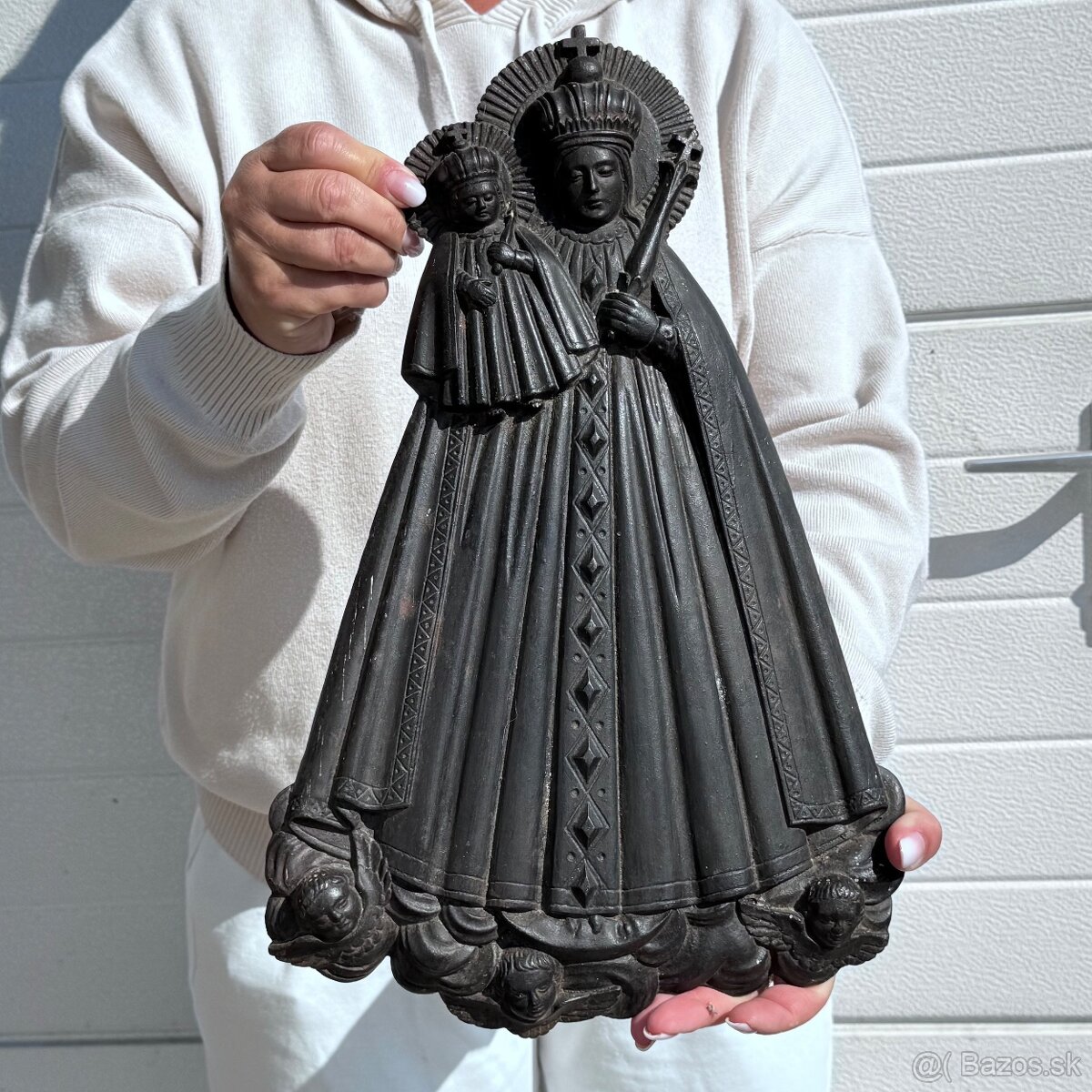 Stará litinová plastika Černá Madona 3,6 KG