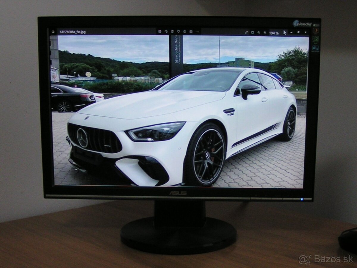 ASUS 20" (50,8 cm)