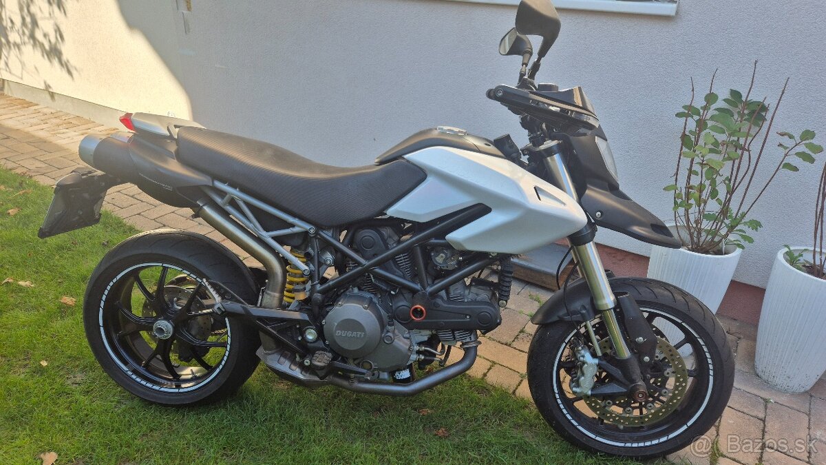 Ducati Hypermotard 796