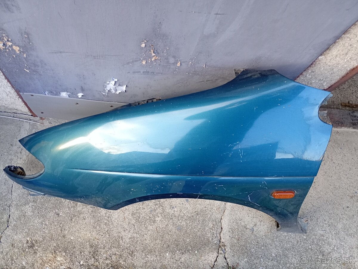 Predný blatník ľavý na Renault Scénic