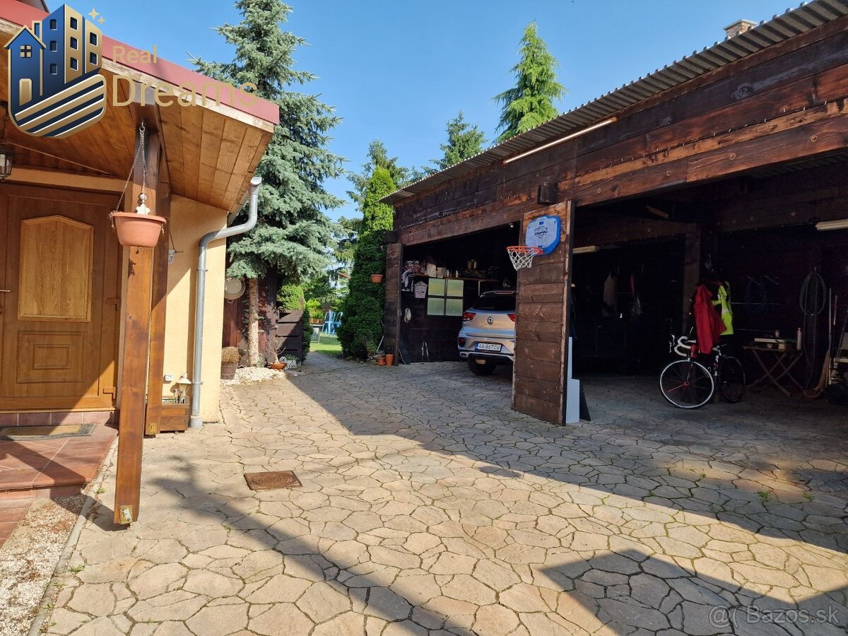 Krásny rodinný dom s rozľahlým pozemkom