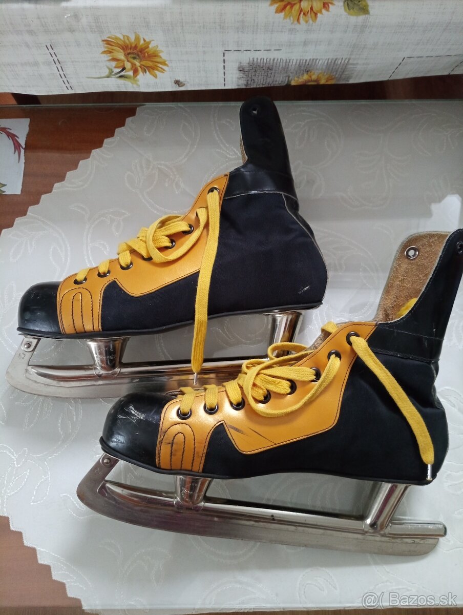 Retro zimné kožené korčule Botas Tornado Kovopol