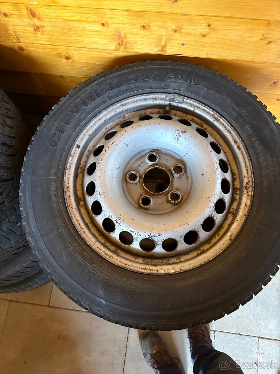 Zimné gumy + disky 215/65R16C 104T transporter T5