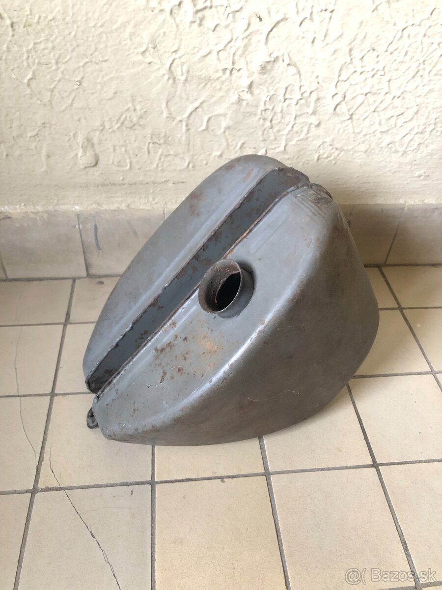 Predám originálnu nádrž na jawa pionier 50 typ 20 a 21