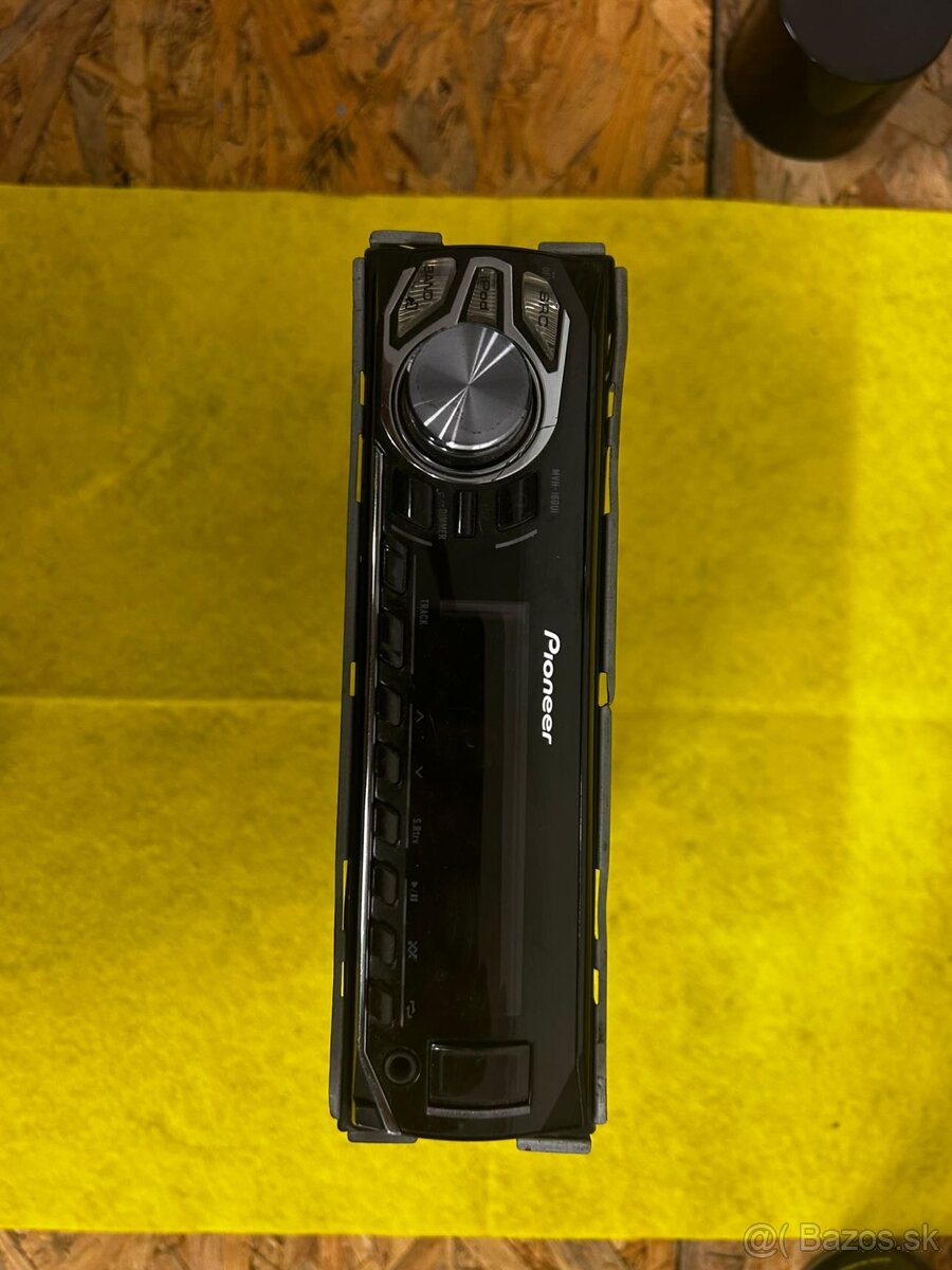 Predam autoradio Pioneer MVH-160UI