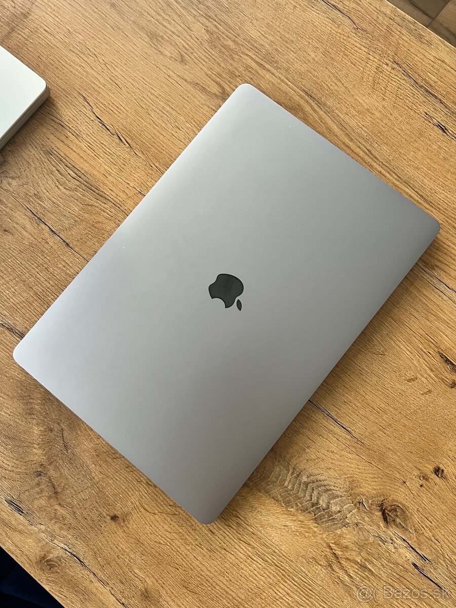 Predám MacBook Pro 16” (2019) výborný stav, 1 TB SSD