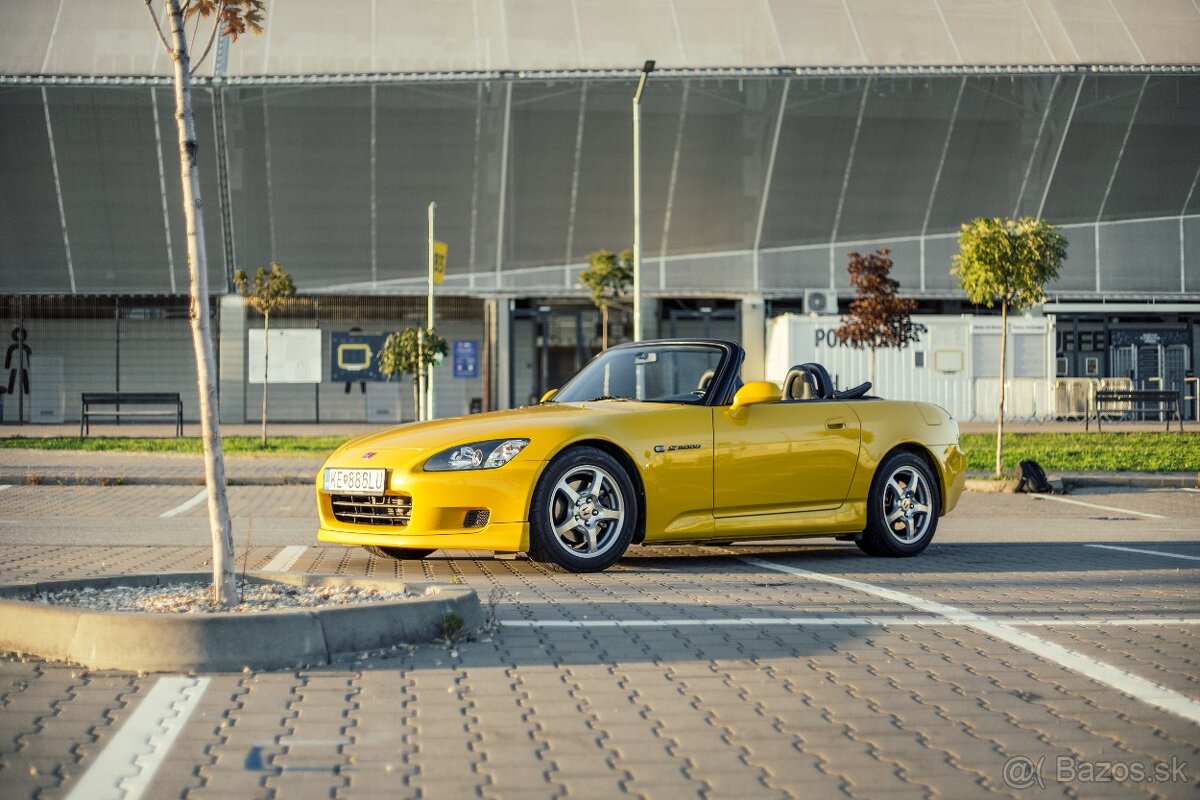 Honda S2000 AP1 (2001) – žltá