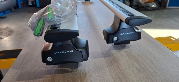 Strešné nosiče JAGUAR XE