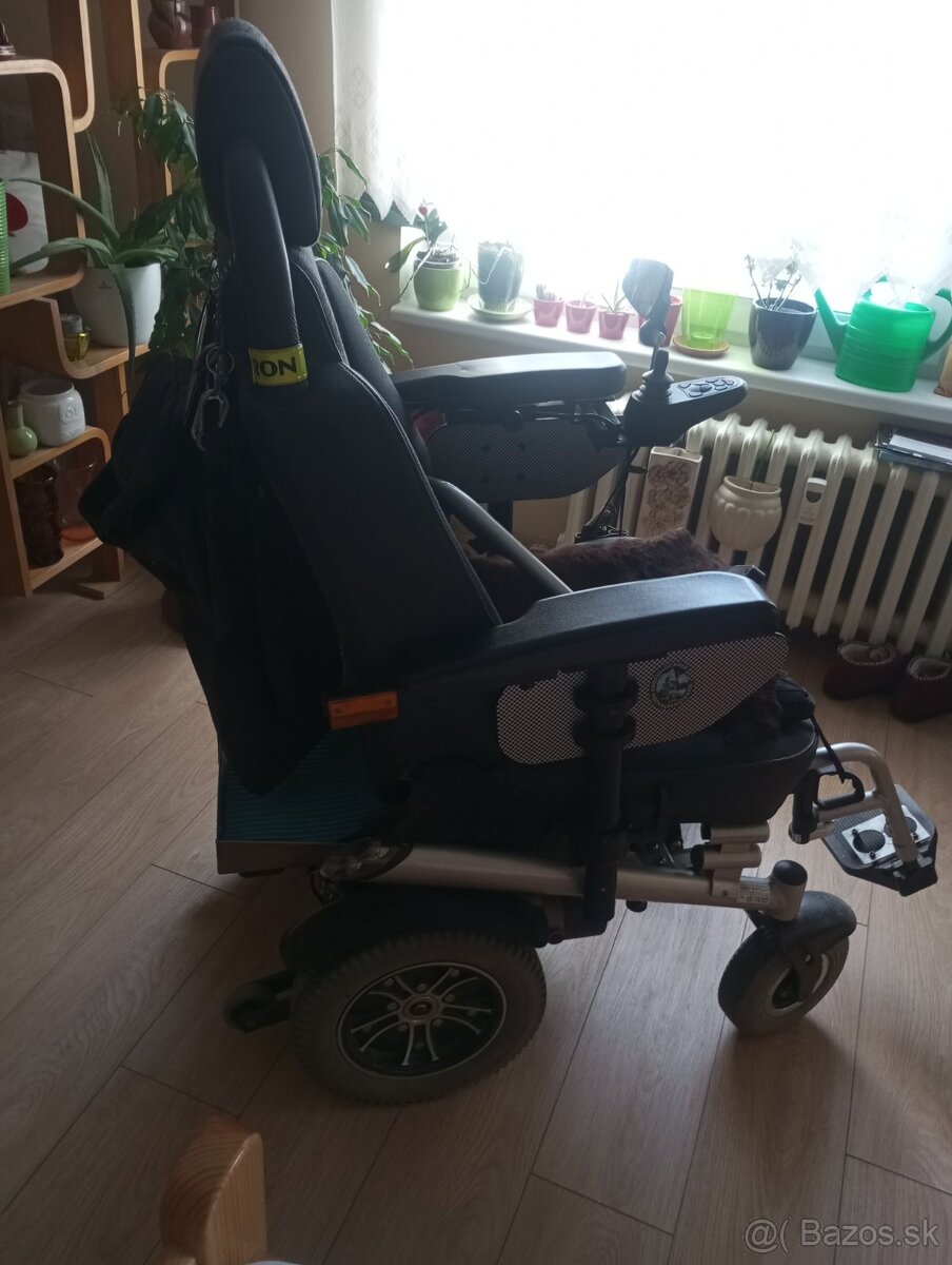 Elektrický invalidný vozík