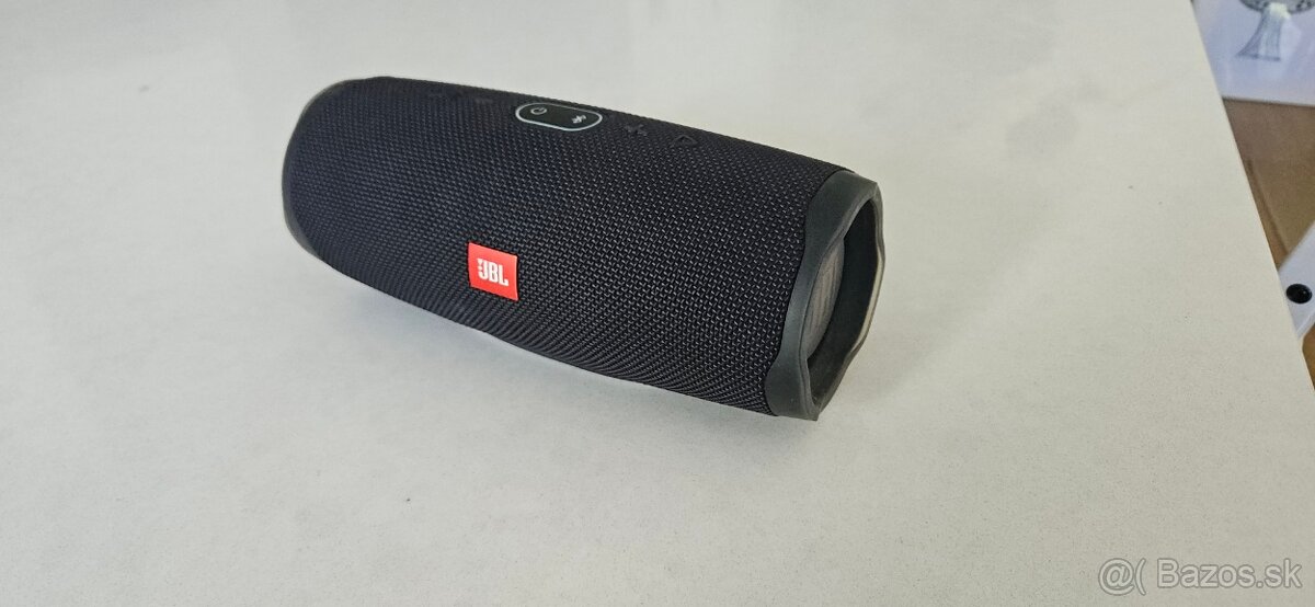 JBL Charge 4