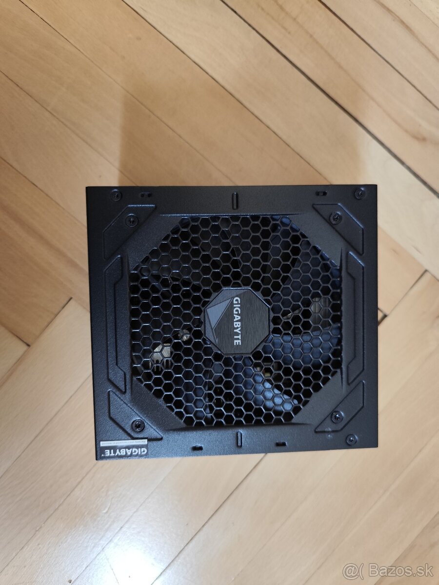 Predám zdroj GIGABYTE UD750 GM