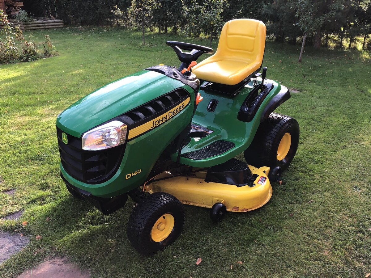 John Deere traktorova kosacka
