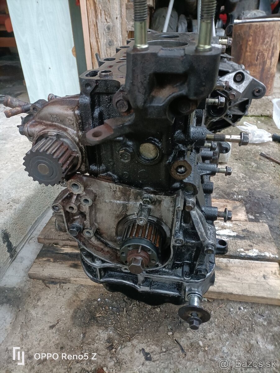 Rozpredám motor - prevodovku Mazda 5