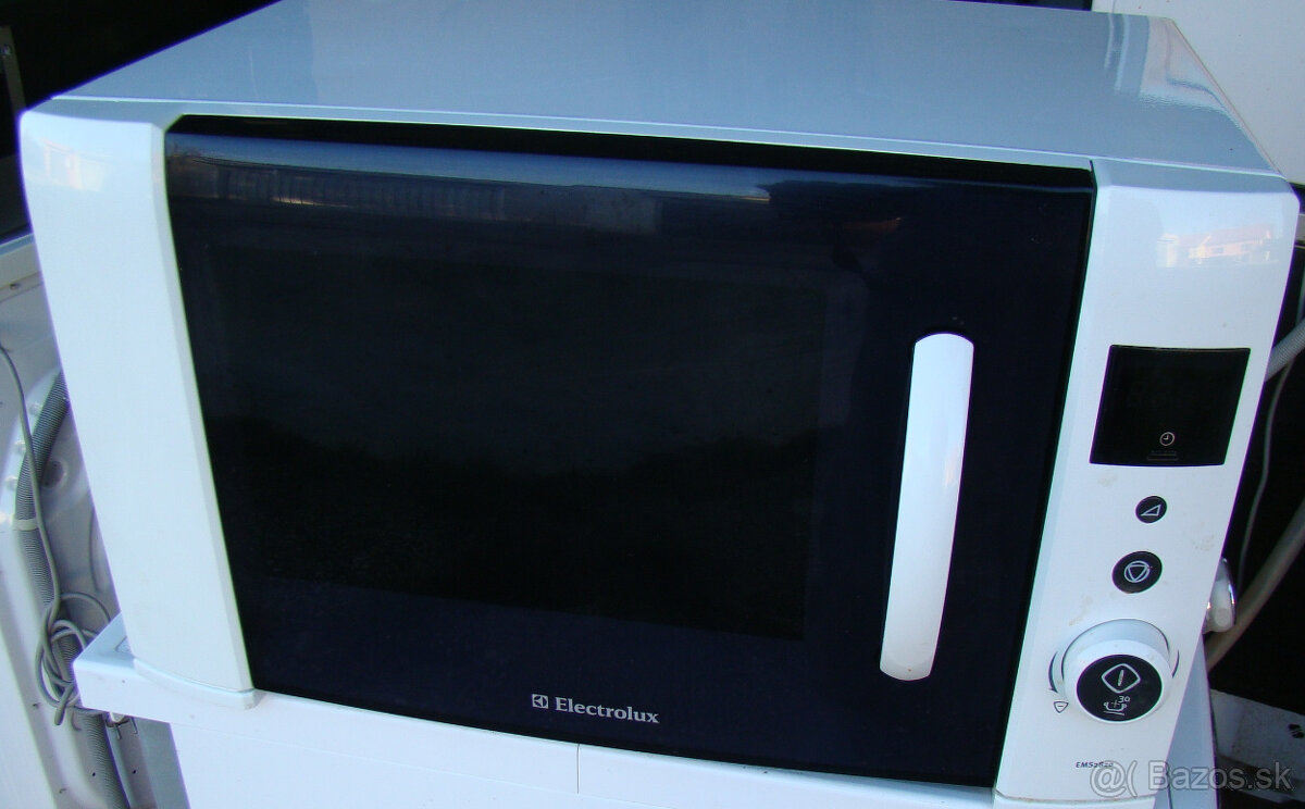 Mikrovlnná rúra ELECTROLUX