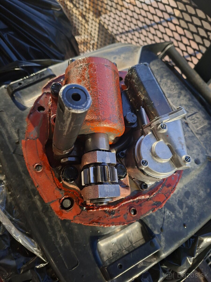 PREDAM CERPADLO HYDRAULIKY +PREDLZENE SANIE TRAKTOR ZETOR