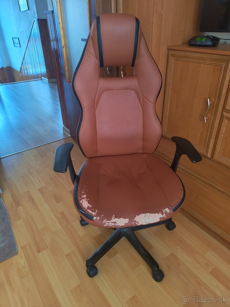 Kancelárske kreslo