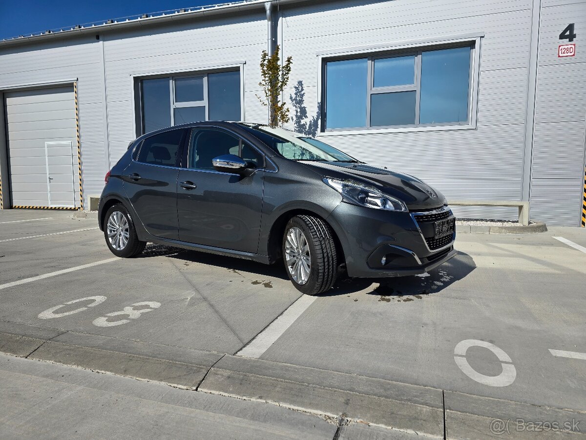Peugeot 208 1.2 e-VTi Allure Automat