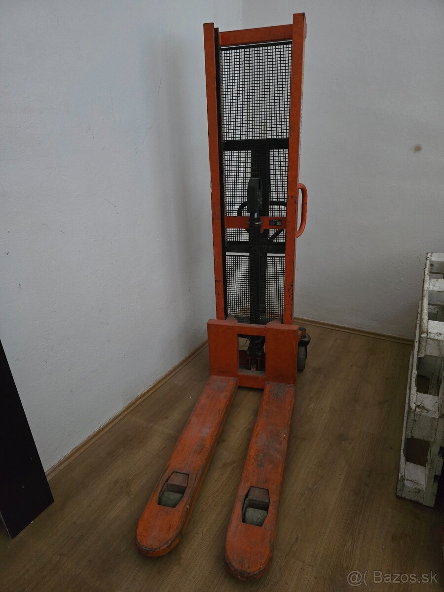Ručný vysokozdvižný vozík DESTA