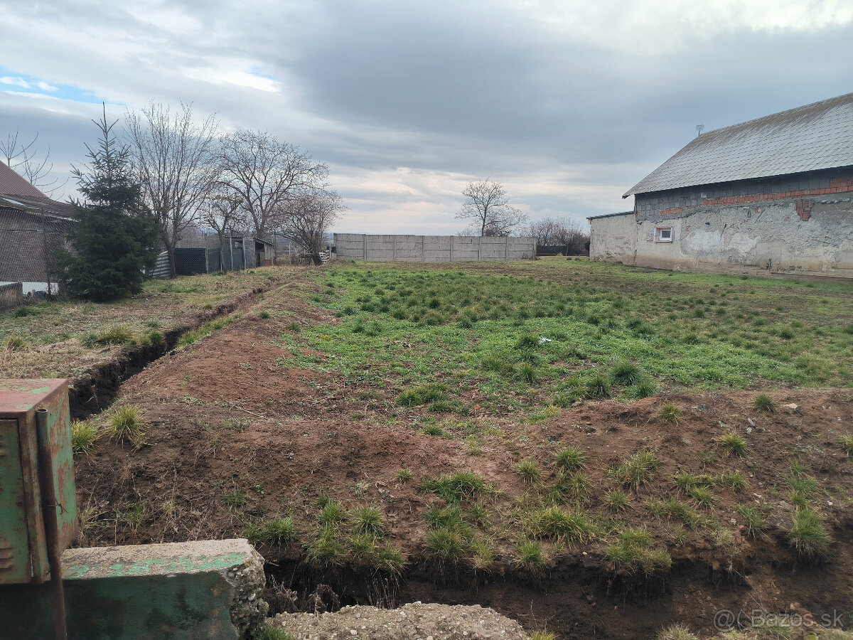 Stavebný pozemok Lok