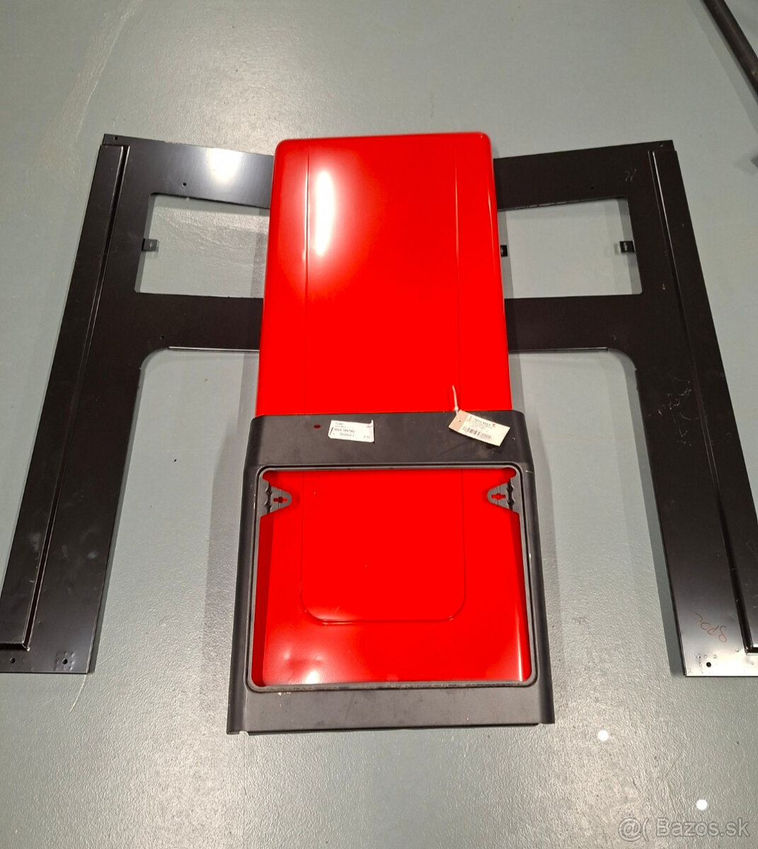 Predam kompletnu kapotaz traktor Zetor