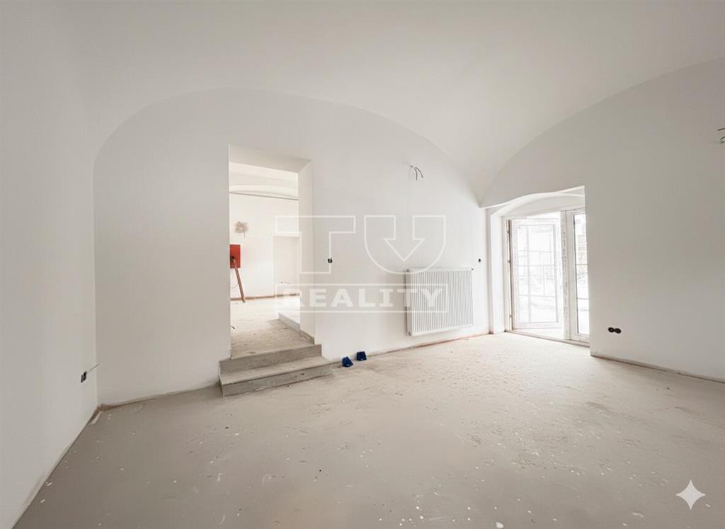 Obchodný priestor, vináreň na predaj Mojmírovce