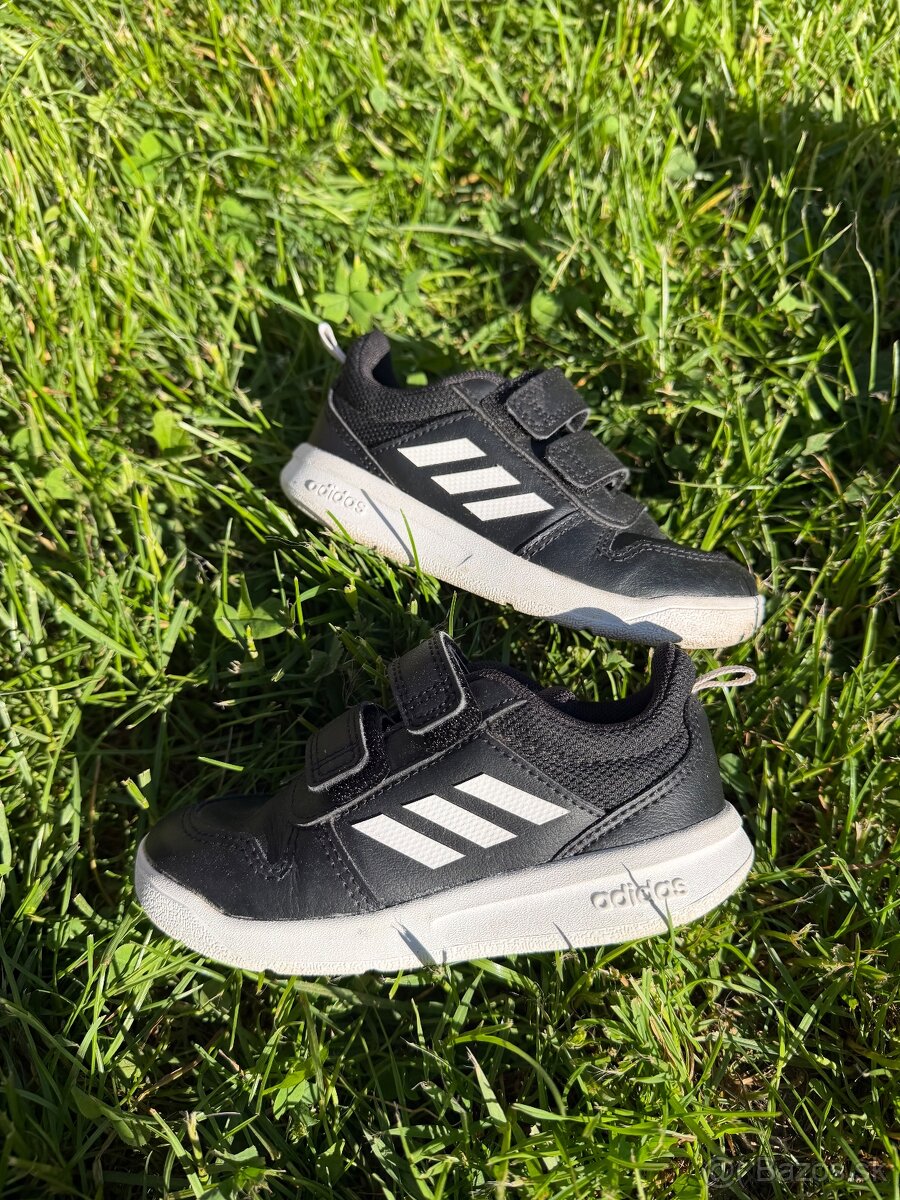 Tenisky adidas velkost 25