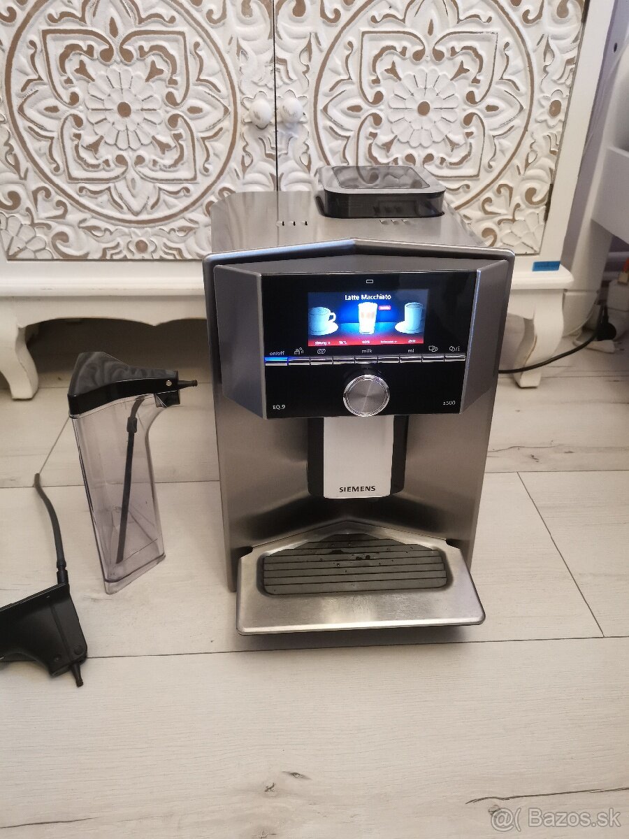 Plneautomatický kávovar SIEMENS EQ9 s500 - s napeňovačom