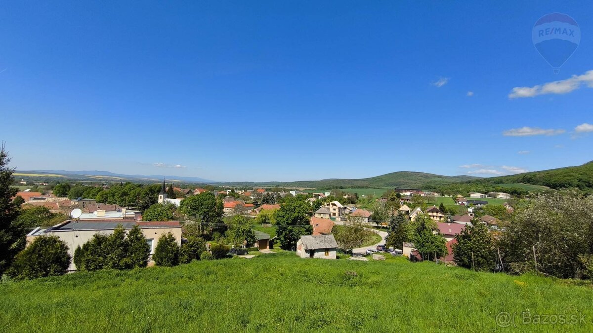 NA PREDAJ: Pozemok Podhorany 1403 m2